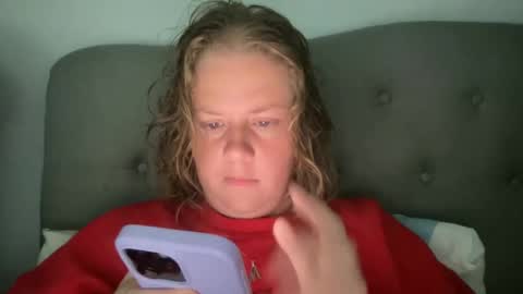 Snapshot of angeloflight273360 chatting on 10/29/25, 01:13 Angel of Light online show from 10/29/25, 01:13