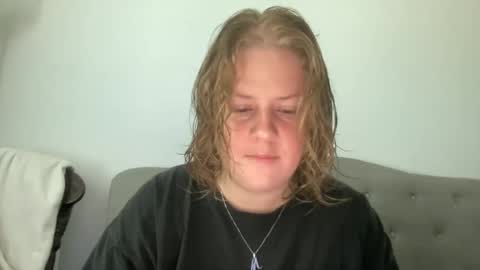 Snapshot of angeloflight273360 chatting on 11/02/25, 02:08 Angel of Light online show from 11/02/25, 02:08