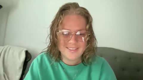 Snapshot of angeloflight273360 chatting on 11/03/25, 01:12 Angel of Light online show from 11/03/25, 01:12