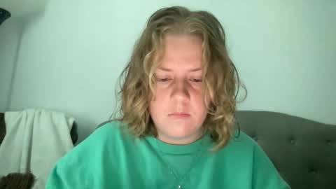 Snapshot of angeloflight273360 chatting on 11/14/25, 01:21 Angel of Light online show from 11/14/25, 01:21