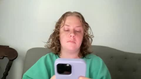 Snapshot of angeloflight273360 chatting on 11/24/25, 01:33 Angel of Light online show from 11/24/25, 01:33