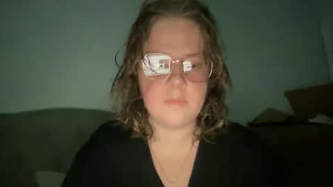 Snapshot of angeloflight273360 chatting on 12/15/25, 12:20 Angel of Light online show from 12/15/25, 12:20