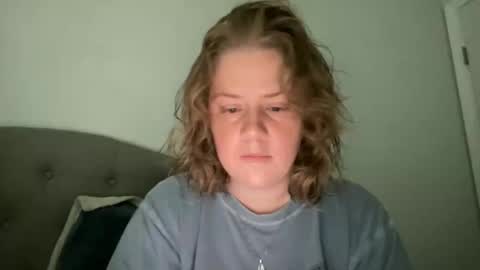 Snapshot of angeloflight273360 chatting on 12/17/25, 01:28 Angel of Light online show from 12/17/25, 01:28