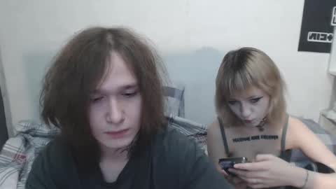 Snapshot of angelofporncouple chatting on 12/19/25, 04:03 Eva online show from 12/19/25, 04:03