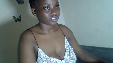 Snapshot of angelofsweetness chatting on 12/16/25, 08:03 angelofsweetness online show from 12/16/25, 08:03