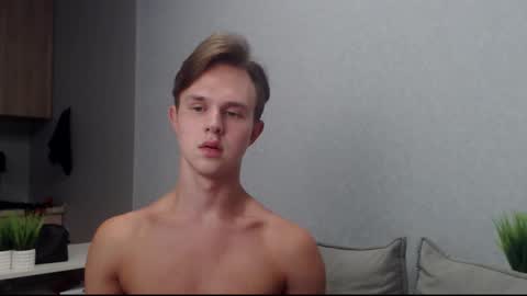 Angel online show from 09/14/25, 04:50