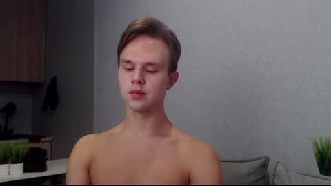 Angel online show from 10/09/25, 08:56