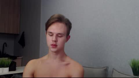 Angel online show from 10/16/25, 08:59