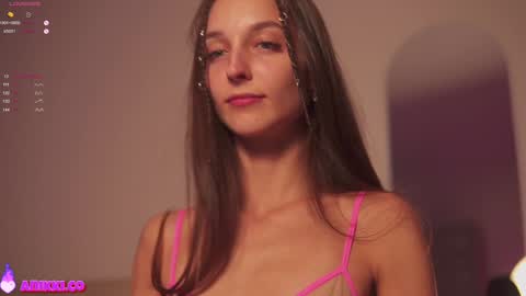 Snapshot of angels_kiss chatting on 01/03/25, 02:19 Nikki online show from 01/03/25, 02:19