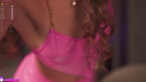 Snapshot of angels_kiss chatting on 11/16/25, 10:32 Nikki online show from 11/16/25, 10:32