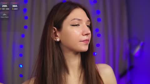 Snapshot of angels_kiss chatting on 12/18/25, 08:42 Nikki online show from 12/18/25, 08:42