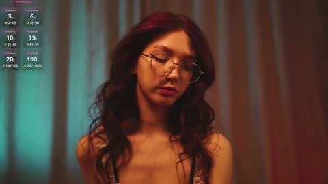 Snapshot of angels_kiss chatting on 02/19/26, 12:34 Nikki online show from 02/19/26, 12:34