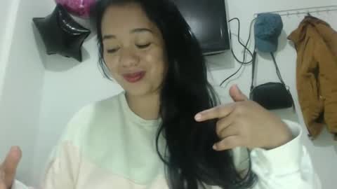 Snapshot of angelsexylatina chatting on 11/15/25, 04:47 rebeca online show from 11/15/25, 04:47