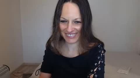 Giulia online show from 04/12/26, 12:10