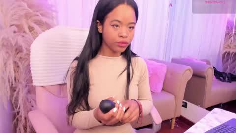 Snapshot of angelsmia_ chatting on 09/25/25, 04:27  MIA available content ask online show from 09/25/25, 04:27