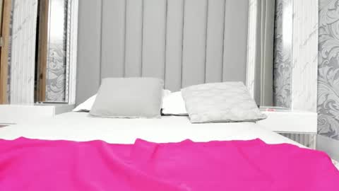 Angel  online show from 09/18/25, 11:01