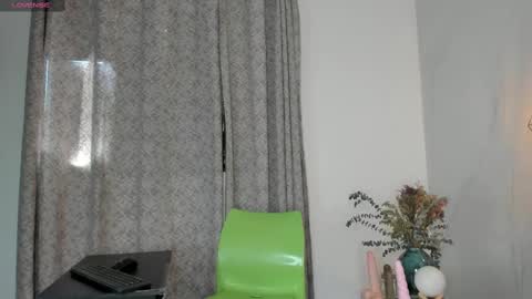 ANGIE online show from 09/25/25, 02:43