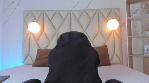 ANGIE online show from 11/26/25, 02:07