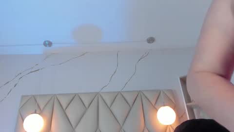 ANGIE online show from 11/28/25, 02:31