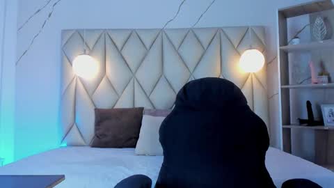 ANGIE online show from 12/14/25, 01:27