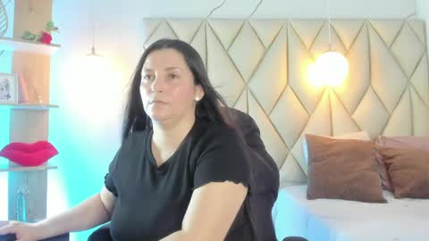 ANGIE online show from 05/09/26, 02:00