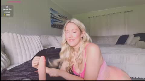 Snapshot of angelsxdesire chatting on 05/07/26, 04:45 AngelsXDesire online show from 05/07/26, 04:45