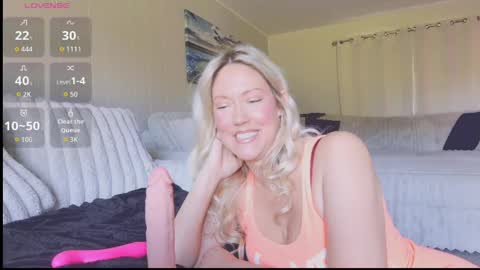 Snapshot of angelsxdesire chatting on 06/03/26, 04:23 AngelsXDesire online show from 06/03/26, 04:23