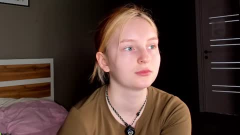 angelwise online show from 07/10/26, 03:11