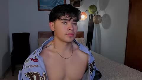 Snapshot of angelx_fox chatting on 02/13/25, 10:23 Angel Fox online show from 02/13/25, 10:23