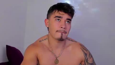 Snapshot of angelx_fox chatting on 09/19/25, 08:20 Angel Fox online show from 09/19/25, 08:20