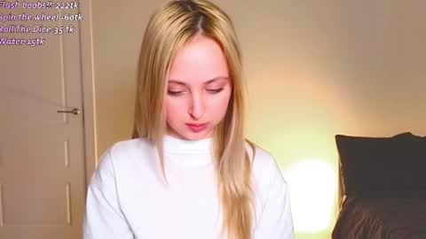 Snapshot of angelxloe chatting on 02/03/26, 12:32 Im Chloe i do FLASH BOOBS for new fan club online show from 02/03/26, 12:32