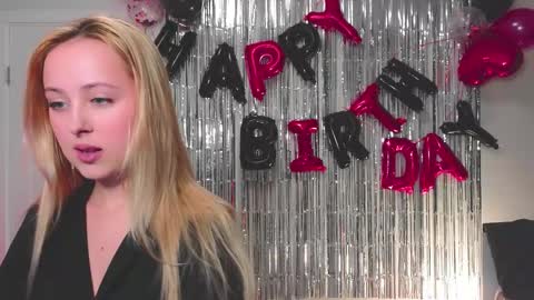 Snapshot of angelxloe chatting on 02/10/26, 07:07 Im Chloe i do FLASH BOOBS for new fan club online show from 02/10/26, 07:07