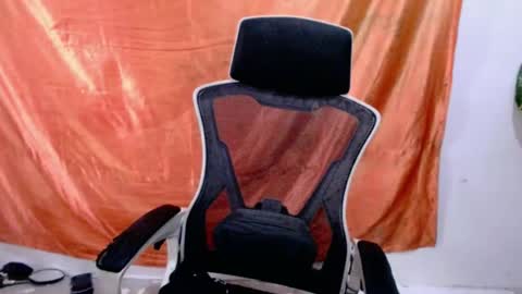 angelyn_slim online show from 06/29/26, 05:25
