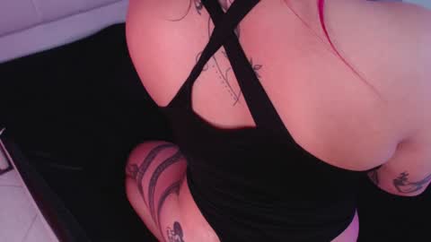 Snapshot of angie99_gh chatting on 01/05/25, 09:59 Angie online show from 01/05/25, 09:59