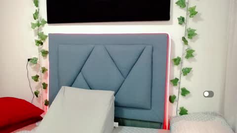 Angie online show from 02/12/25, 10:56