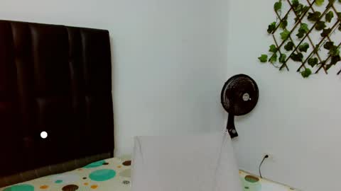 Angie online show from 03/05/25, 02:12