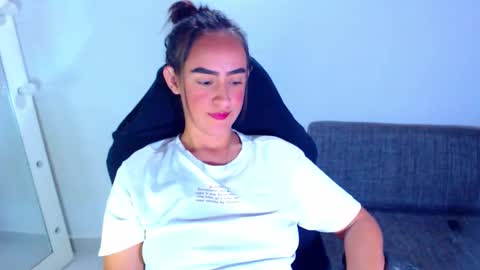 Snapshot of angie_dreamgirl chatting on 02/21/26, 12:22 IG angie dreamgirl01 online show from 02/21/26, 12:22