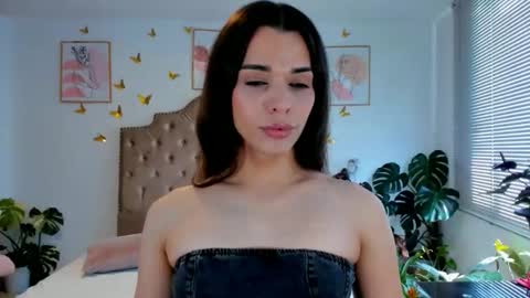 Anabella online show from 04/22/26, 07:15