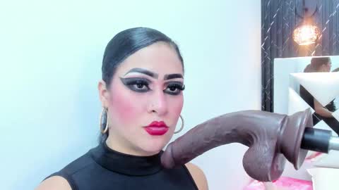 Snapshot of angie_will chatting on 02/15/25, 11:36 A N G I E. online show from 02/15/25, 11:36