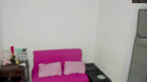 Snapshot of angielee01 chatting on 04/23/26, 11:31 Angie y Andres online show from 04/23/26, 11:31