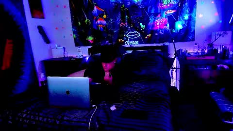 Anglz017 online show from 10/05/25, 11:19