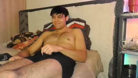 Snapshot of angrydeimos chatting on 02/25/25, 04:03 Deimos online show from 02/25/25, 04:03