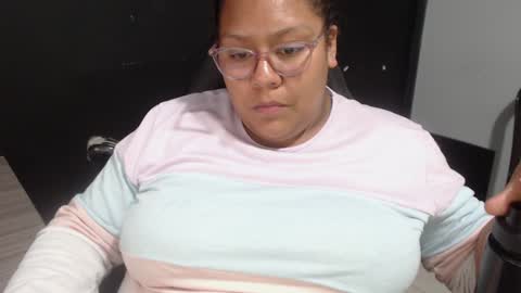 Snapshot of angy_ro12 chatting on 01/26/25, 03:06 angy online show from 01/26/25, 03:06