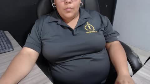 Snapshot of angy_ro12 chatting on 09/20/25, 09:05 angy online show from 09/20/25, 09:05