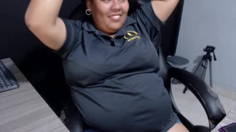 Snapshot of angy_ro12 chatting on 10/22/25, 11:15 angy online show from 10/22/25, 11:15