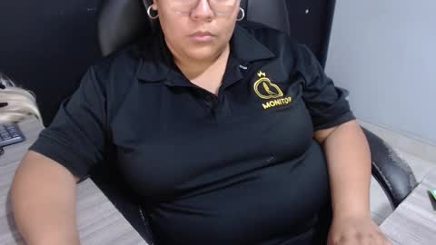 Snapshot of angy_ro12 chatting on 11/03/25, 12:50 angy online show from 11/03/25, 12:50