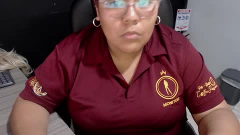 Snapshot of angy_ro12 chatting on 11/07/25, 10:21 angy online show from 11/07/25, 10:21