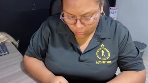 Snapshot of angy_ro12 chatting on 11/08/25, 11:03 angy online show from 11/08/25, 11:03