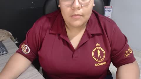 Snapshot of angy_ro12 chatting on 11/11/25, 09:26 angy online show from 11/11/25, 09:26