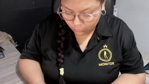 Snapshot of angy_ro12 chatting on 11/13/25, 12:15 angy online show from 11/13/25, 12:15